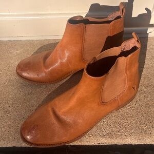 FRYE Tan Leather Carson Chelsea Ankle Boots - Pull Tab Style